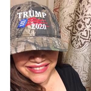 Meet your Posher, Suzanne